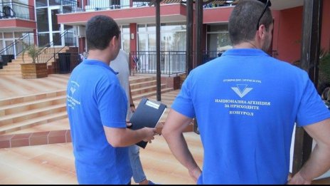 НАП не откри съществени нарушения при фестивалите в Бургас и Банско
