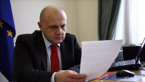 Томислав Дончев: Не спираме обществени поръчки заради недостиг на средства в държавата