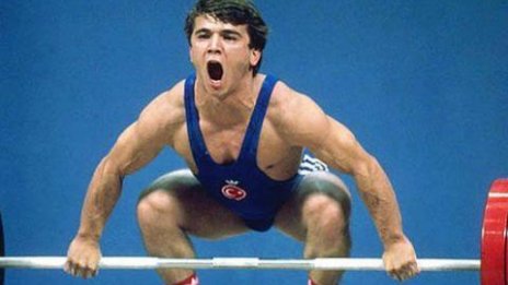 Кръщават спортен комплекс на Сюлейманоглу