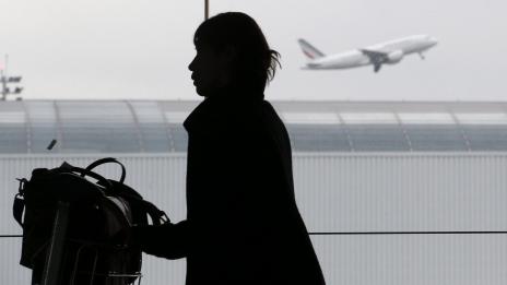 Френски граничари проверяваха пътници по летищата тройно повече време