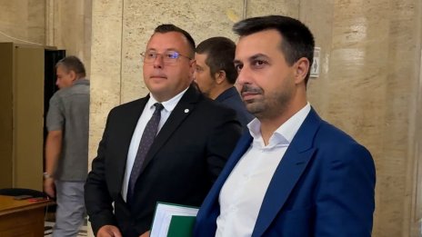 &ldquo;Възраждане&rdquo; избира между пет кандидатури за президентските избори
