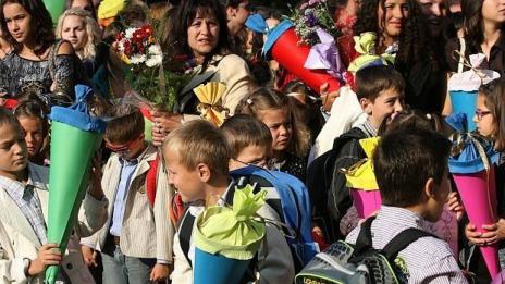 64 хил. първолаци през тази година, в осми клас - 54 хиляди  