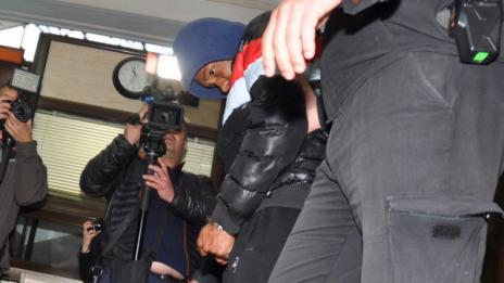 Оставиха в ареста обвинения за убийството на таксиметровия шофьор край Каменар