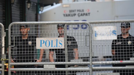 Над 1000 души са арестувани при акция "Спокойствие" в Истанбул