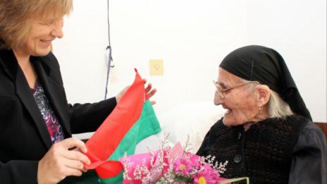 Столетничката баба Мита: Още съм с акъла си!