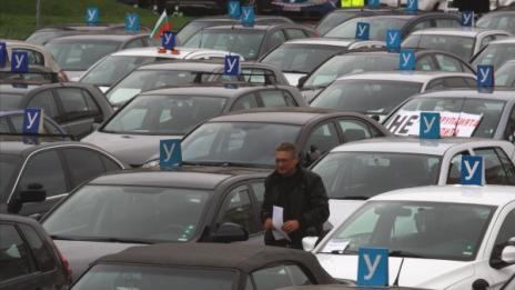 Автошколи на протест: Наложили им повечето часове за кормуване!