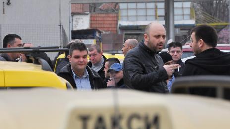 До 3 бона глоба от утре за такси на “тънка лайсна”