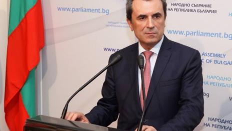 Орешарски се обърна към българите чрез Фейсбук