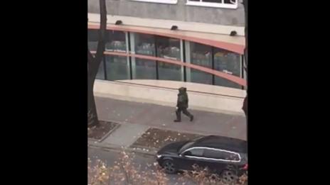 Сапьор обезврежда съмнителен пакет до съда във Варна (ВИДЕО)