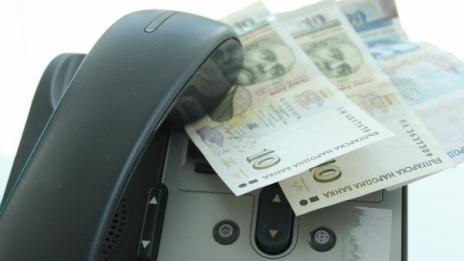 Баба даде 8 500 лева на телефонен измамник