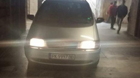 Перничанин с VW в подлез! Естествено в София