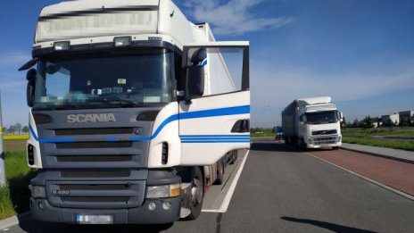 На ІІ клас пътища – тировете с тол такси. Винетките обаче ще поевтиняват
