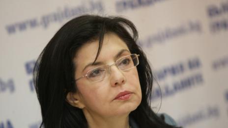 Меглена Кунева: Парите за образование няма да се намаляват