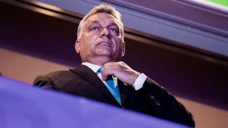Виктор Орбан - централизира властта и центърът е самият той! 