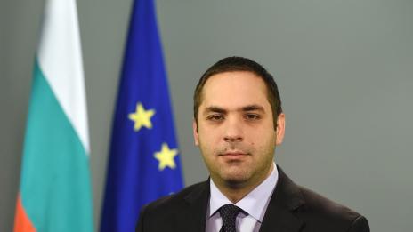 Министър Караниколов: Работим усилено по наредбата за горивата