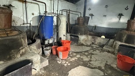 Иззеха близо 370 л алкохол и 3 сепаратора от бивш казан във Варненско