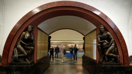 Над 1000 пътници блокирани с часове в московското метро