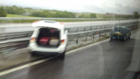 Внимание! Аквапланинг предизвика автокаскада на АМ "Тракия"