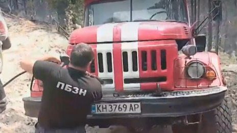 170 пожара са гасили огнеборците за денонощие в страната