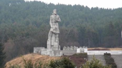 BG памет: Мемориалът на Христо Ботев в Калофер се разпада