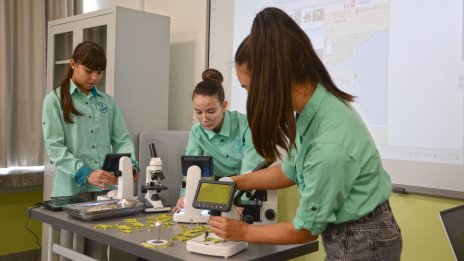 ОУ &bdquo;Добри Чинтулов&ldquo; във Варна представи новия си STEM център