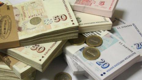 Заплатите нарастват с 4,8% от догодина