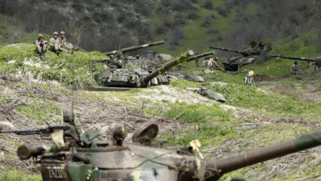 Войната, която се води между руски оръжия  