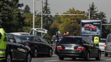 Самоков на протест, блокират пътя за Дупница