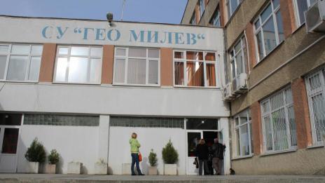 Слаба избирателна активност отчетоха в училище „Гео Милев“ във Варна