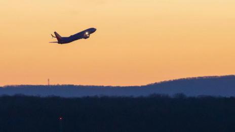 "Боинг" намалява производството на "737 Макс 8"  