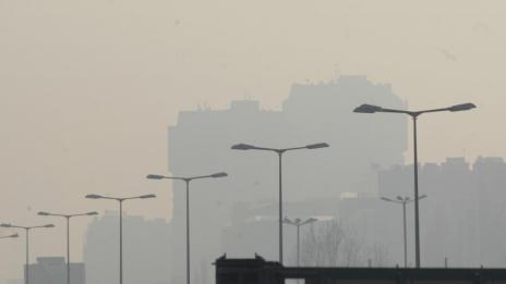 Мръсен въздух в Иран, затварят университети и училища