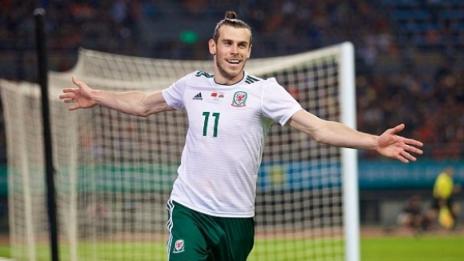 Кариерата на Гигс започна с гръмка победа над Липи