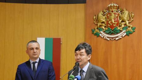 Казахстан търси сътрудничество с ВВМУ