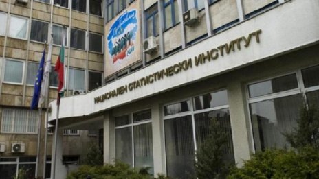 Близо 4% срив на промишлеността в България за месец