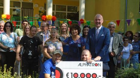 Дордрехт дари 10 000 евро на Дневен център „Ривиера“
