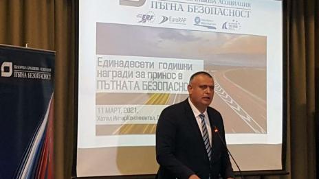 За година: Над 147 млн. лв. дала АПИ за мантинели, знаци и маркировка