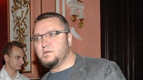 Дали заради Мегз, дали заради "боклуци"-те? Карбовски натирен от bTV