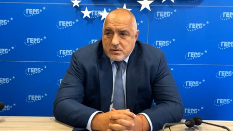 Борисов предложил среща на Слави, а получил компромати и изчегъртване