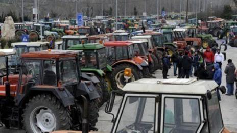 Гръцките фермери се оттеглят от блокадите