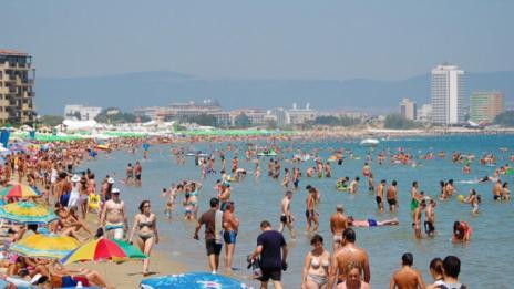 400 000 лв. събрало МРРБ от глоби за нарушения по плажовете