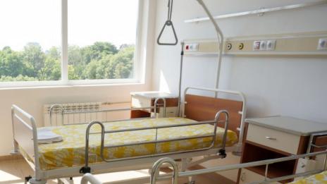 Затегнаха контрола върху лекарите, раздават код за е-досие