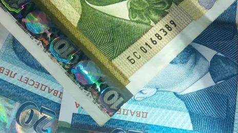 Държавата ще поема 60% от заплатата на застрашените от съкращения работници