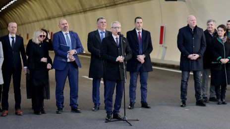 Пуснато бе движението през най-дългия тунел „Железница“ на АМ „Струма“