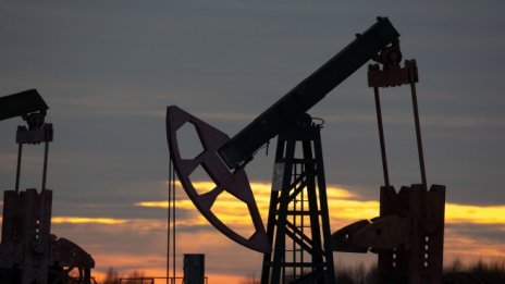 Цената на петрола тръгна надолу 