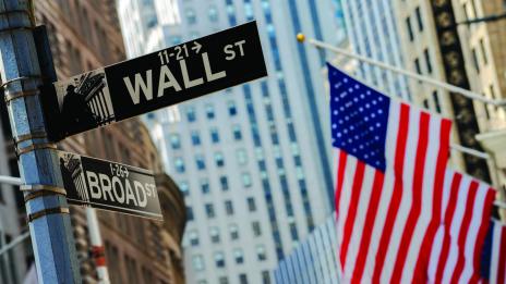 Wall Street приключва към най-лошата си година от десетилетие