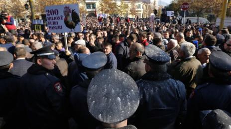 В Албания втори ден протестират срещу правителството на страната 