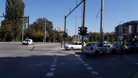Пиян шофьор блъсна патрулка в Провадия
