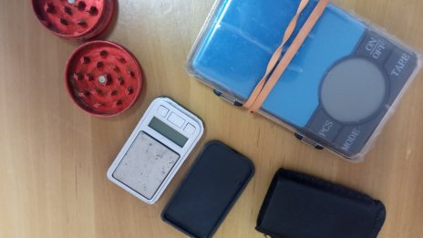 Откриха наркотици в колата на 30-годишна варненка