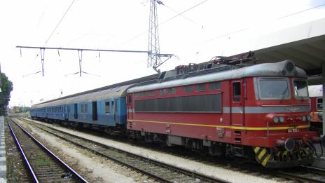 БДЖ пуска допълнителни вагони за предстоящите празници