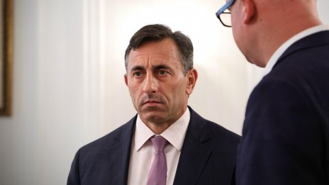 Кабинетът светкавично назначи Румен Спецов за особен търговски управител на "Лукойл"